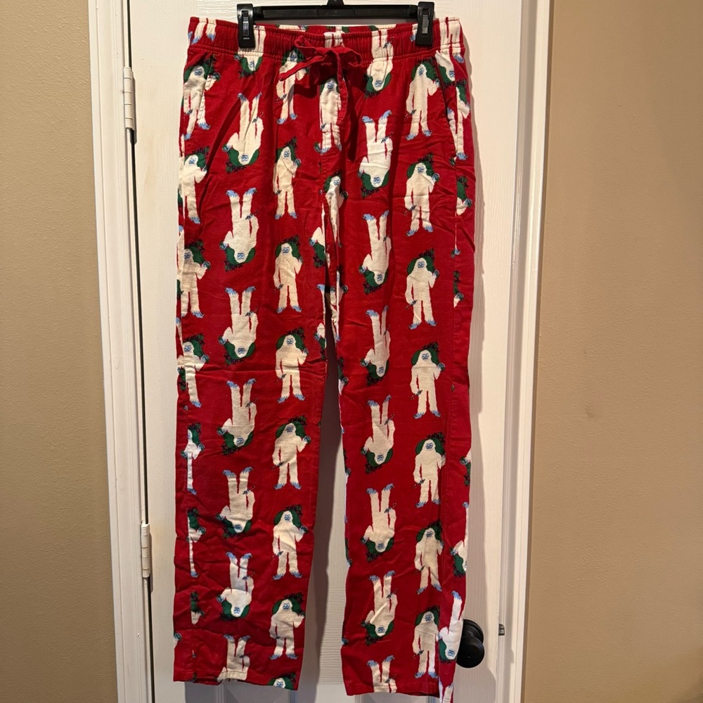 Old Navy Red Pajama Sleeping Pants with Winter Holiday Christmas Yeti New Large